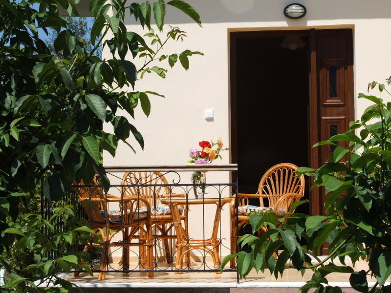 Nadia Apartments Molyvos Exteriör bild